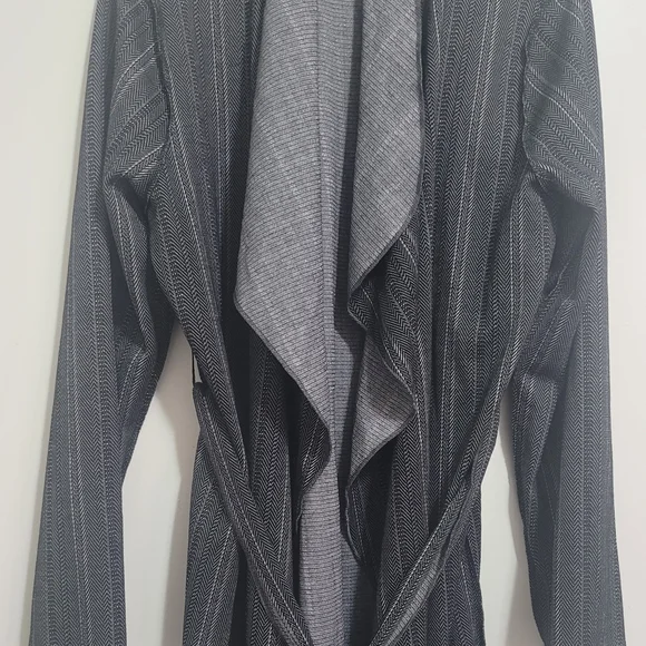 Jacket - Picture 2 of 10